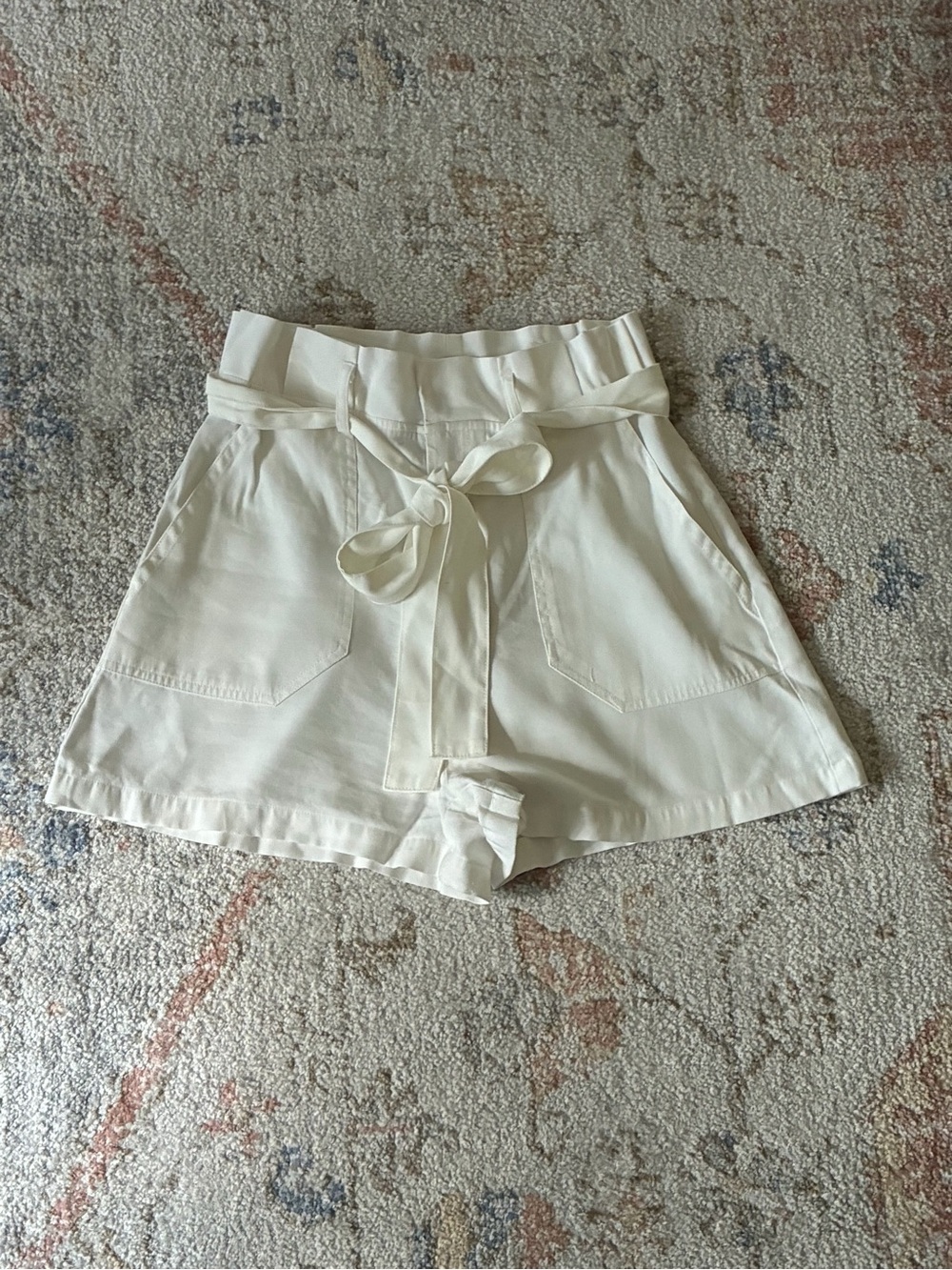 DO+BE White High-Waist Paperbag Tie-Waist Size Medium